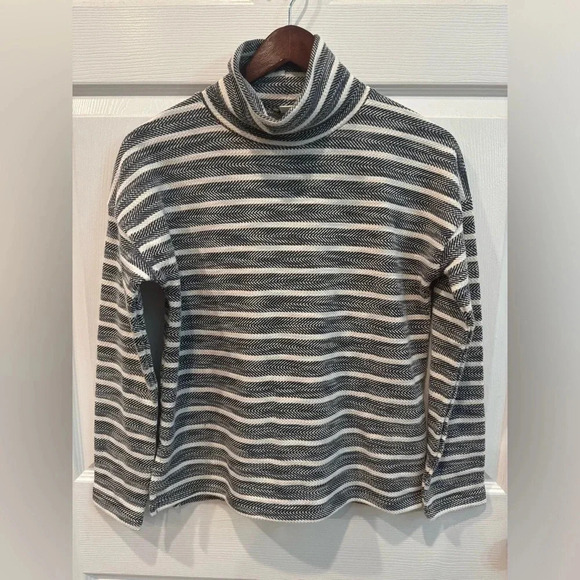 J Crew Sweater Women’s Size XS Blue White Stripes Cowl Neck Oversized Casual - Picture 1 of 10
